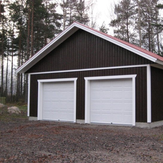Ett garage med spolkant
