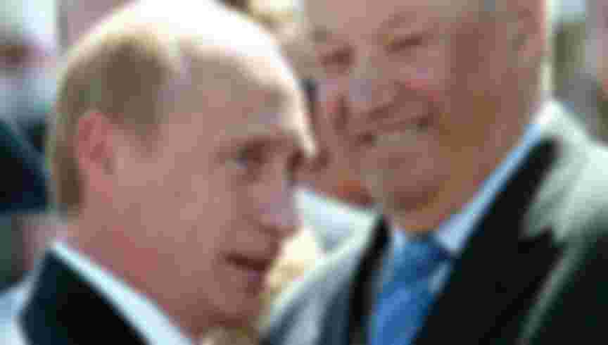 Vladimir Putin and Boris Yeltsin, 2004. Credit: REUTERS / Alamy Stock Photo.