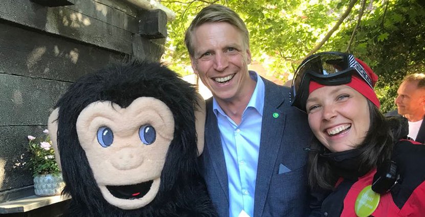 Minister Per Bolund och Malin Bergsvik, regionkommunikatör Visita. Foto: Frida Ganshed