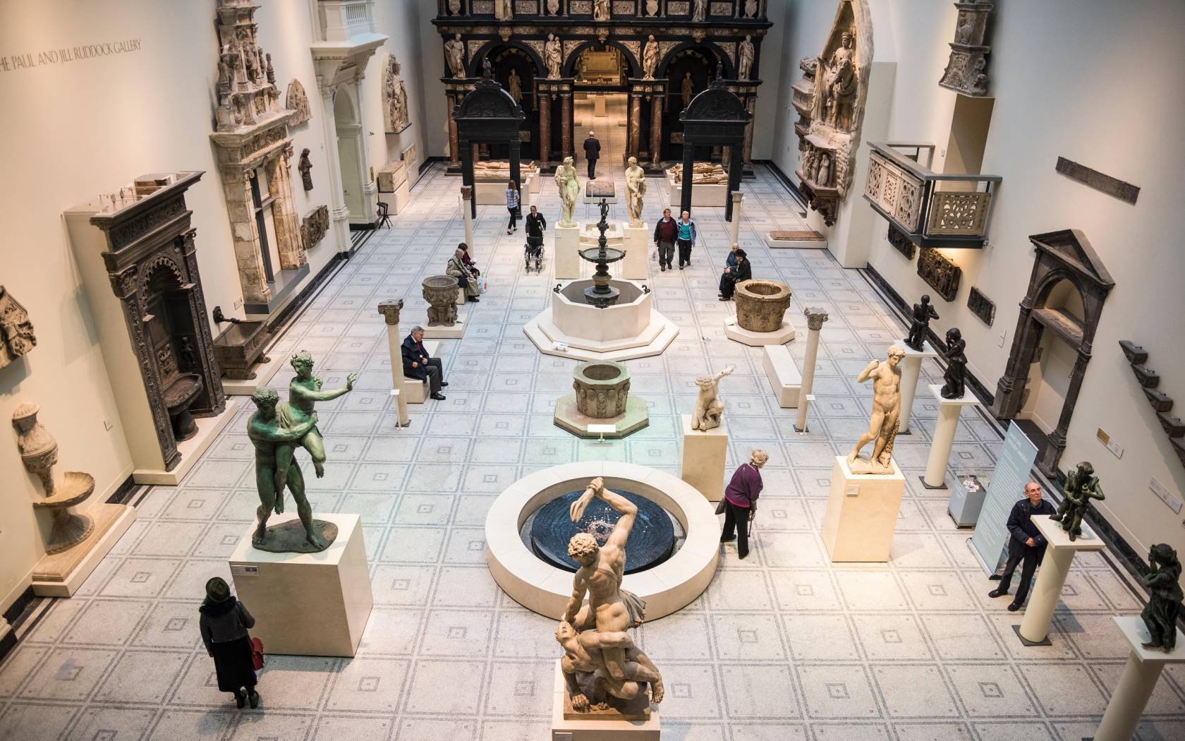 Renaissance and Medieval sculptures at the Victoria and Albert Museum. Credit: Bjanka Kadic / Alamy Stock Photo.