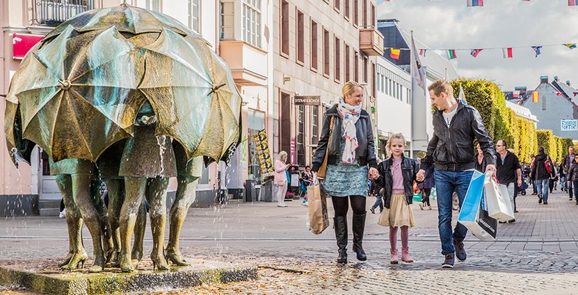 Sjöormen på Stortorget i Trelleborg är ett populärt besöksmål. Nu ska antalet besökare till staden växa – målet är att öka turismomsättningen från 850 miljoner kronor till en miljard kronor. 