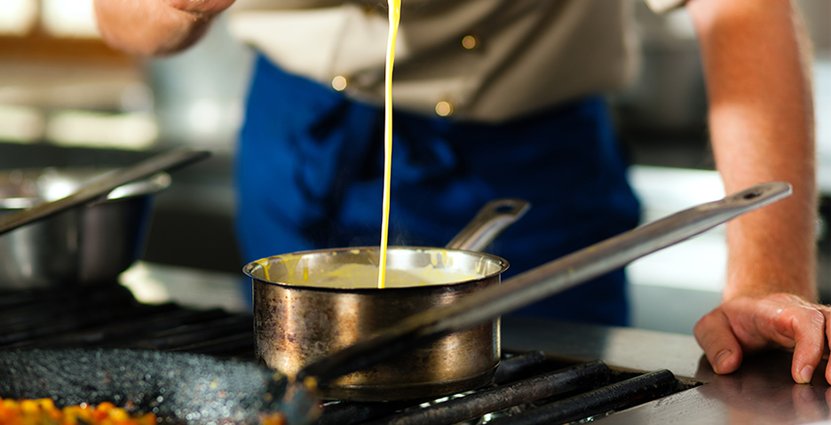 Konsumtionen har nog påverkats positivt av den svaga prisutvecklingen på restauranger, tror Visitas Björn Arnek. 
