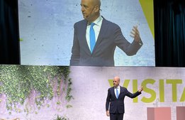 Reinfeldt: ”För mig finns inget viktigare än det ni gör”