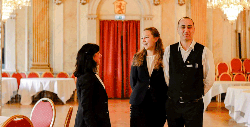 Utbildningen till Hotel & Restaurant Manager ger stora möjligheter till karriärlyft för de som går utbildningen. ”De flesta får jobb redan under utbildningen” säger Sara Söderlind, utbildningsledare på TUC.  Foto: TUC