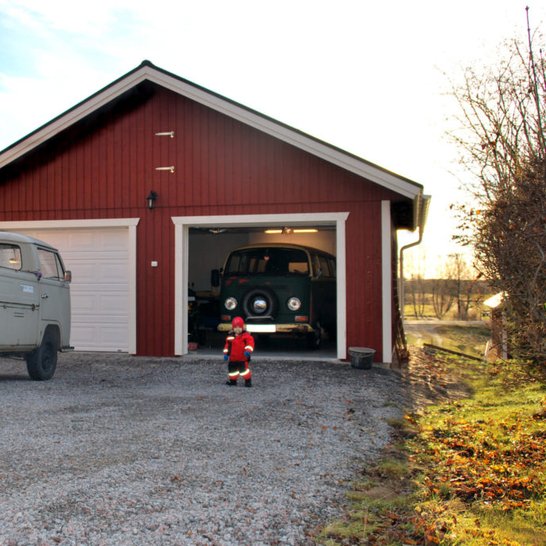 Dubbelgarage på lantgård