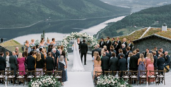 Kärleken blomstrar i fjällen – bröllop tar plats på Copperhill