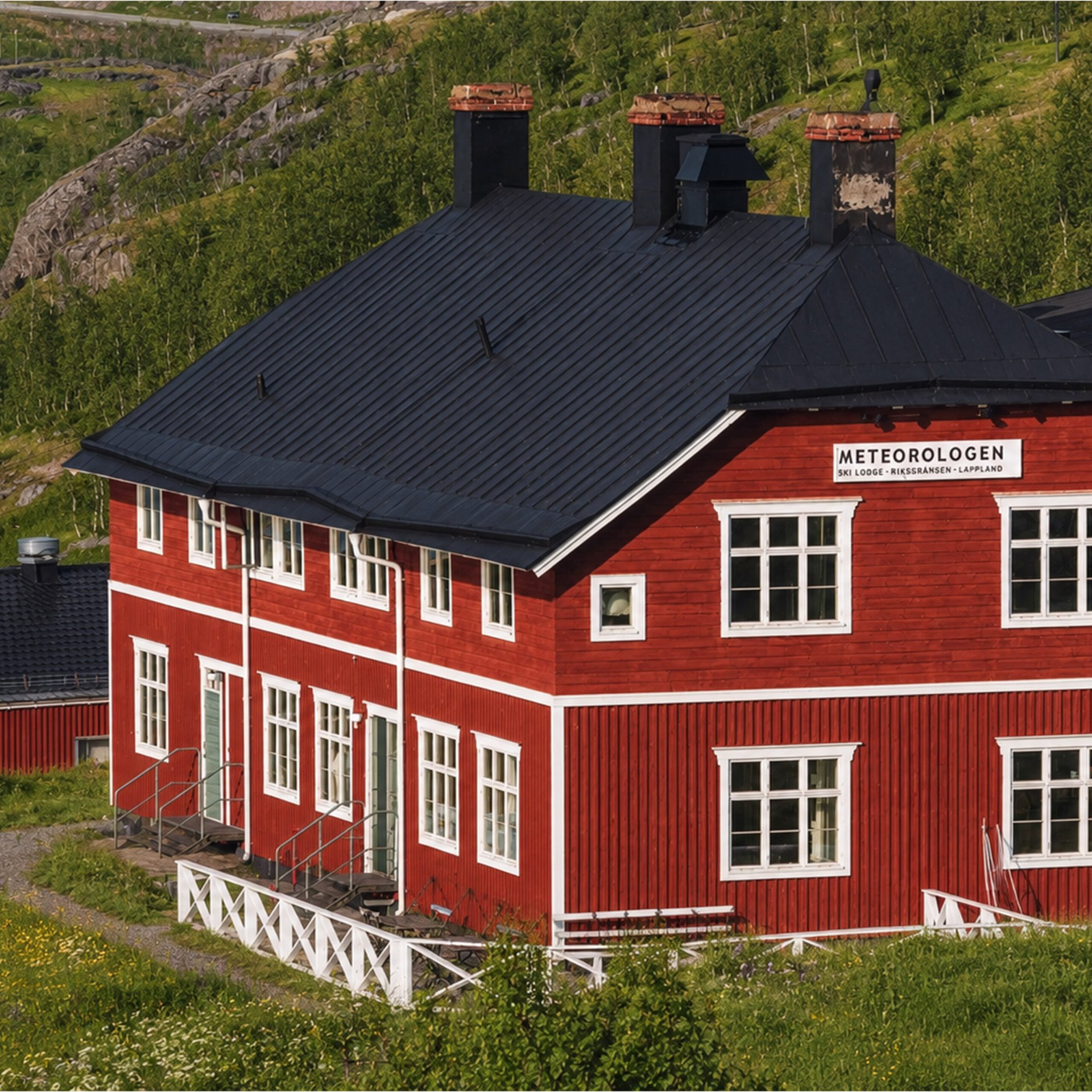 Meteorologen Summer Lodge en gr&ouml;nskande och solig dag