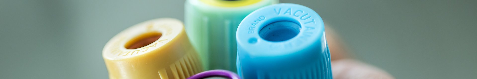 Flera provrör i närbild