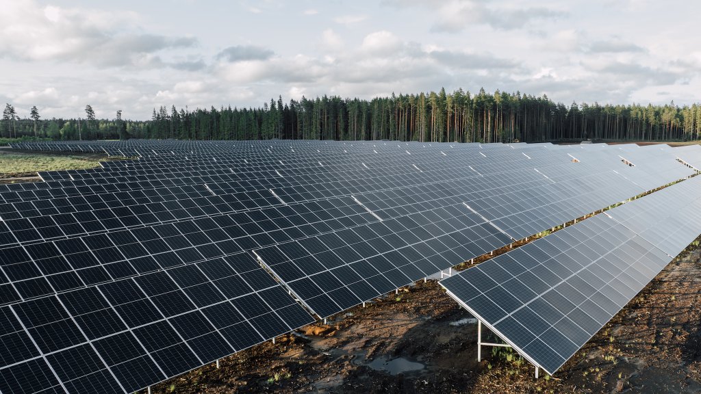 DJI_0315-2-Enhanced-NR - Henja Solpark Sunna Aneo (FQ) by Sofia Lewerin 2