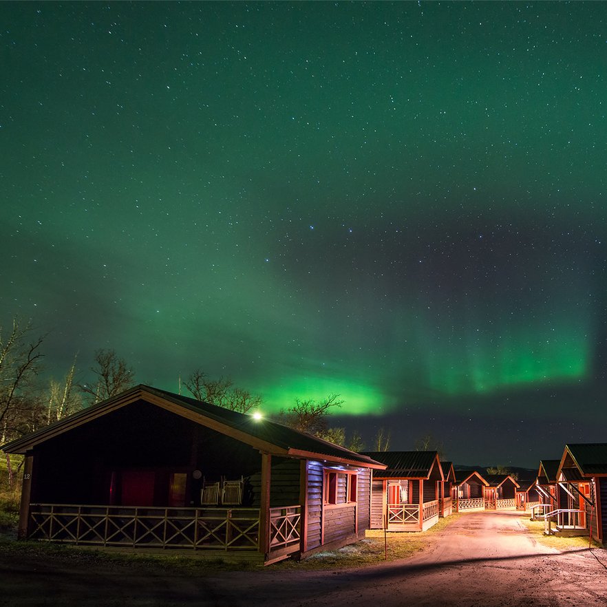 norrsken ovanf&ouml;r K&aring;ppas Stugby