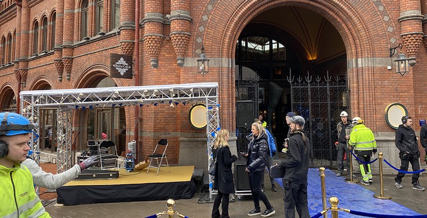 Östermalmshallens portar slås åter upp efter fyra års renovering.  Foto: Maud Lindholm