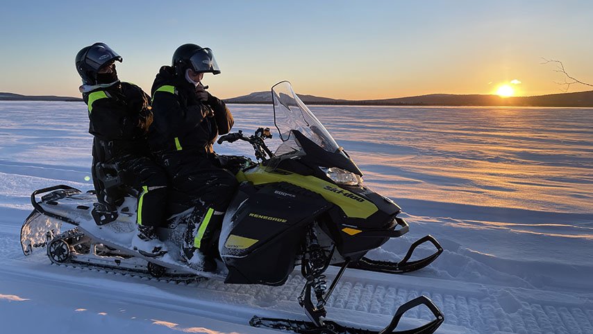 Snowmobile tour in Kiruna with Paradise Lapland