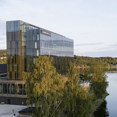 Hotellets entré, fasad och Södra sundet