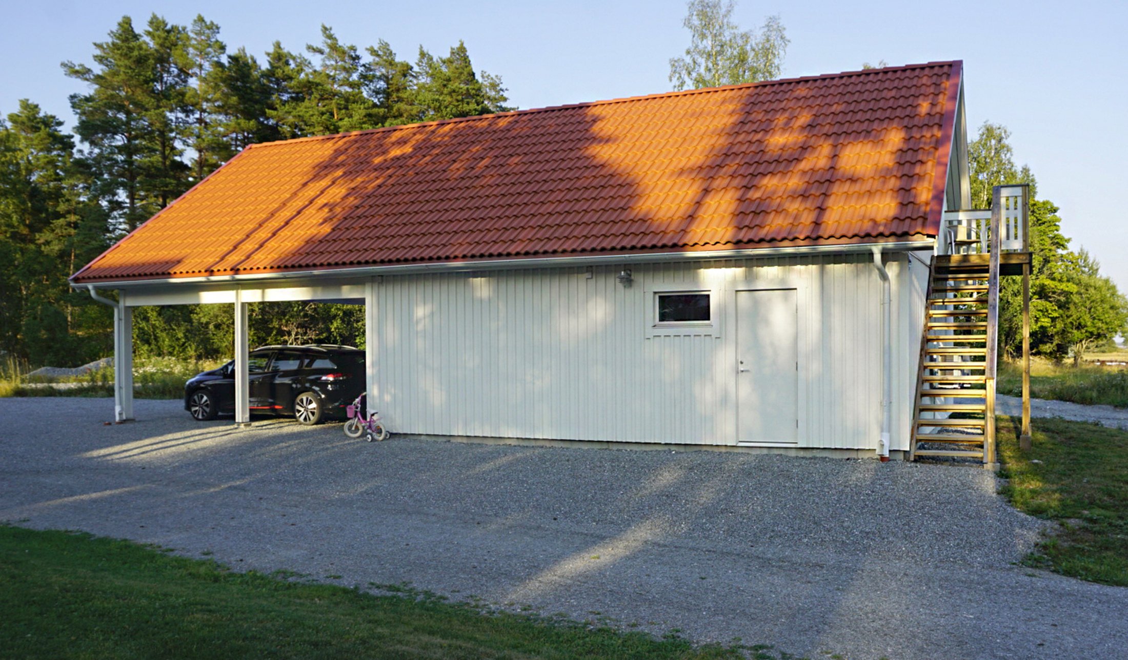 Wideblomska garaget med carport