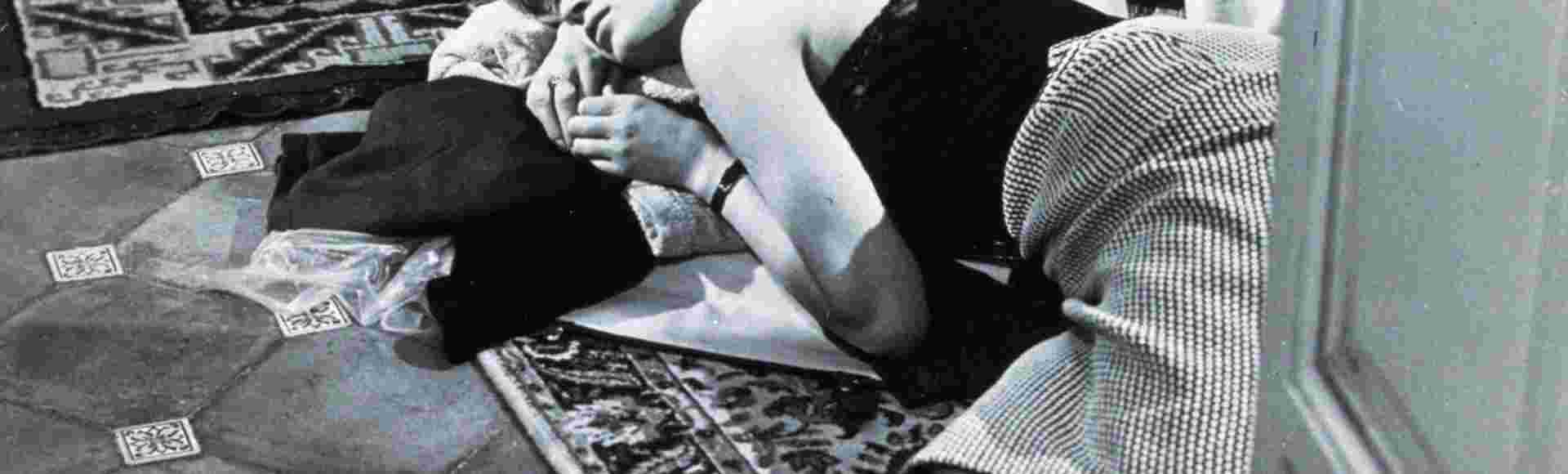 Monica Vitti in Michelangelo Antonioni's l'Avventura. Credit: Entertainment Pictures