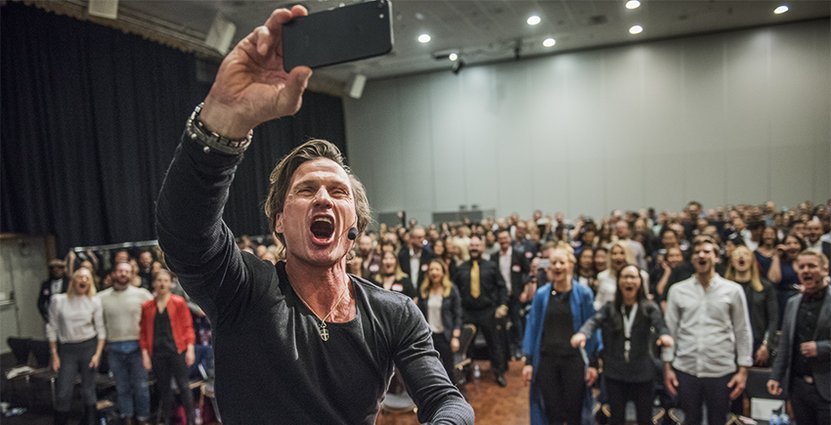 Ser fram emot öppning. Den 18 mars smäller det. Då öppnar Petter Stordalen sina nya hotell invid Brunkebergstorg i Stockholm. 