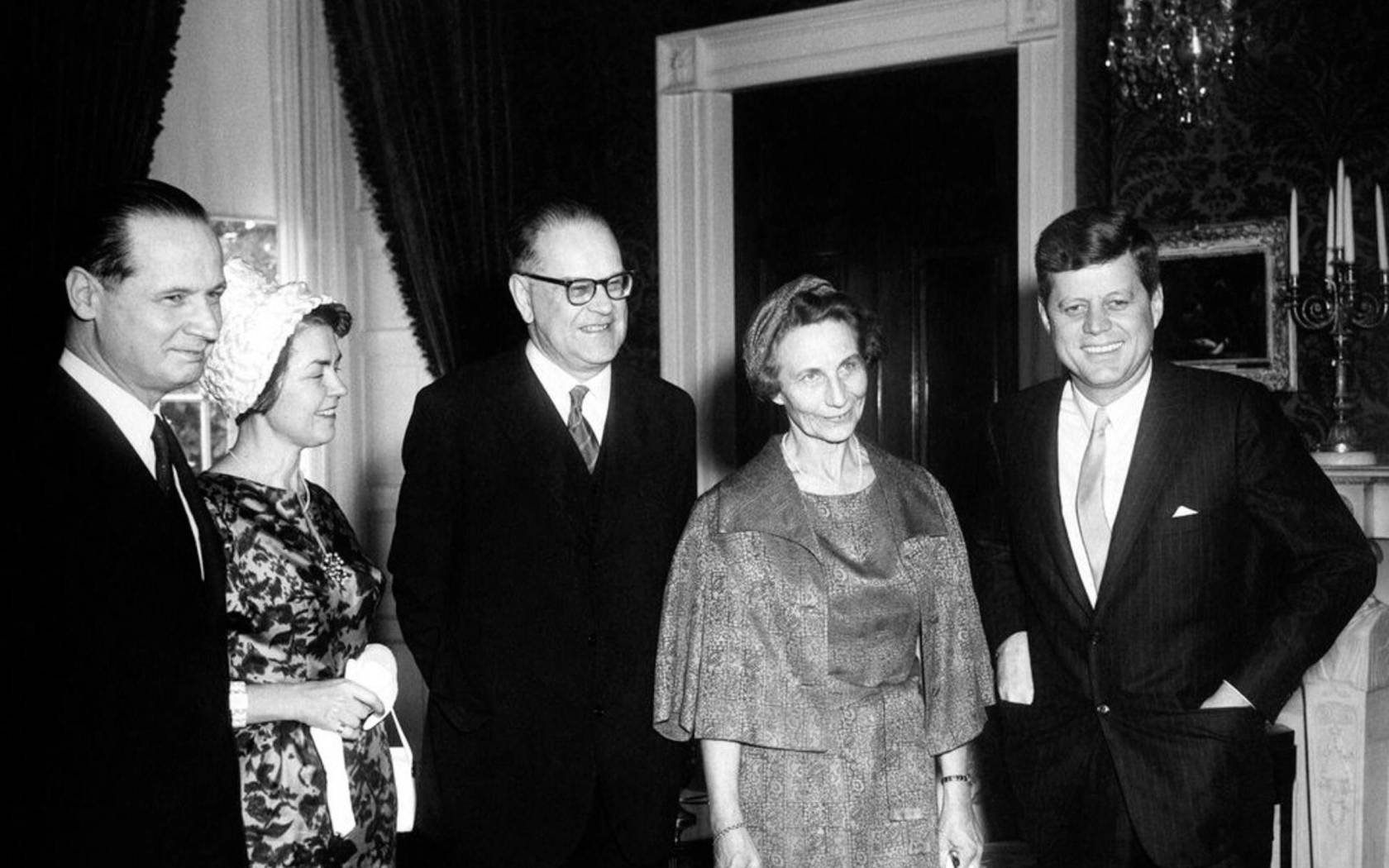Tage Erlander (centre), Prime Minister of Sweden between 1946-1969, meets US President John F. Kennedy.