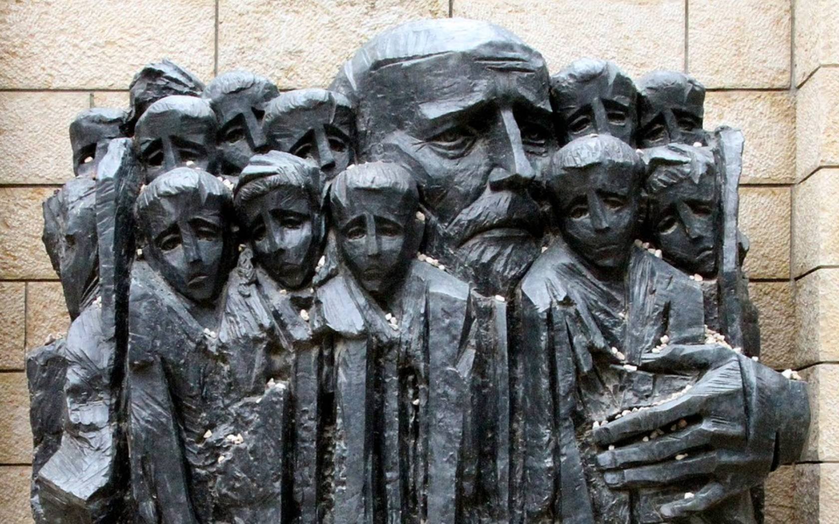 Memorial to Janusz Korczak at Yad Vashem, Jerusalem. Credit: Wikimedia Commons
