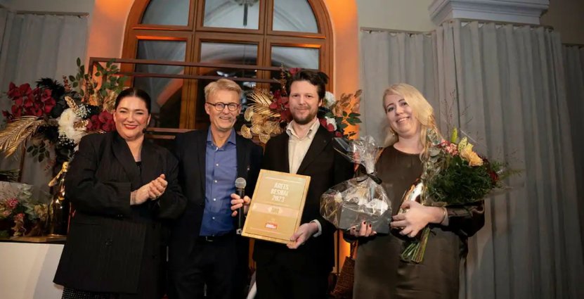 Glada vinnare tog emot priset för Årets resmål.  Foto: Joey Abrait