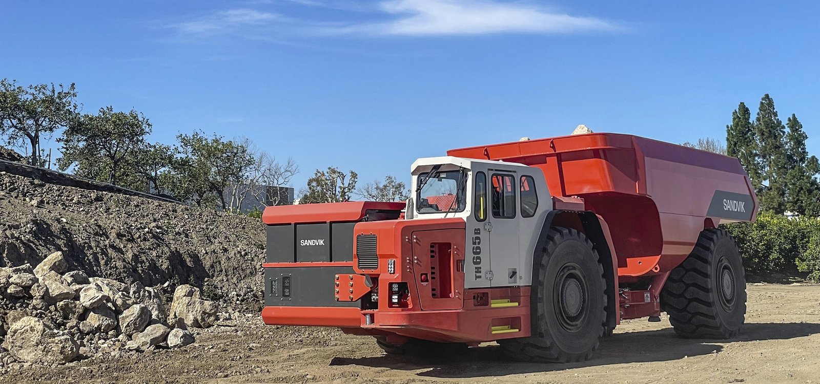 <p>A Sandvik lançou seu caminhão elétrico a bateria de maior capacidade para mineração subterrânea, o TH665B.</p>
