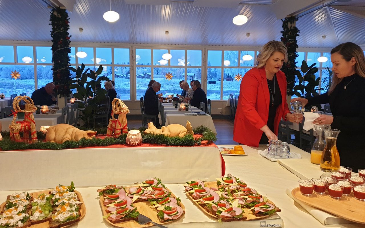 Konferens fika i restaurangen. 