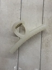 Evlove Loop Hair Claw - Ivory