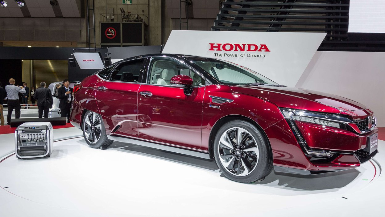 Honda Clarity Fuel Cell på motormässan i Tokyo 2015.