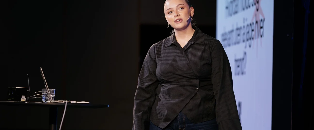 Ellinor Stenhammer på scenen.