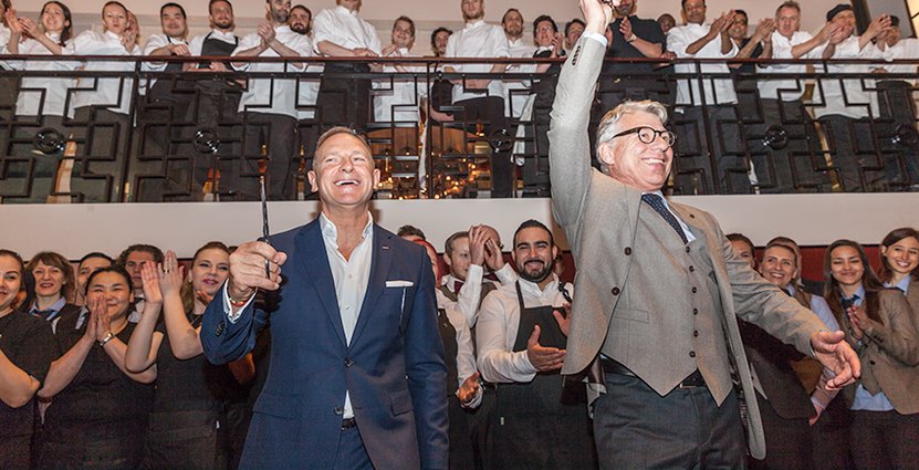 Öppningsceremoni med Scandics koncernchef Frank Fiskers och Haymarkets hotelldirektör Lars Sandberg.  