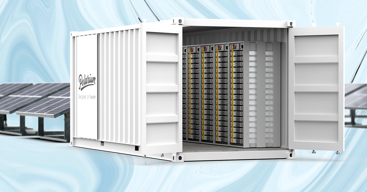 A white box of batteries with Polarium’s logotype on the side of it against a swirly blue background.