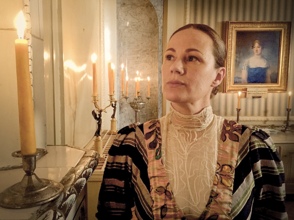Kritiken växer, spelad av Camilla Hedin.