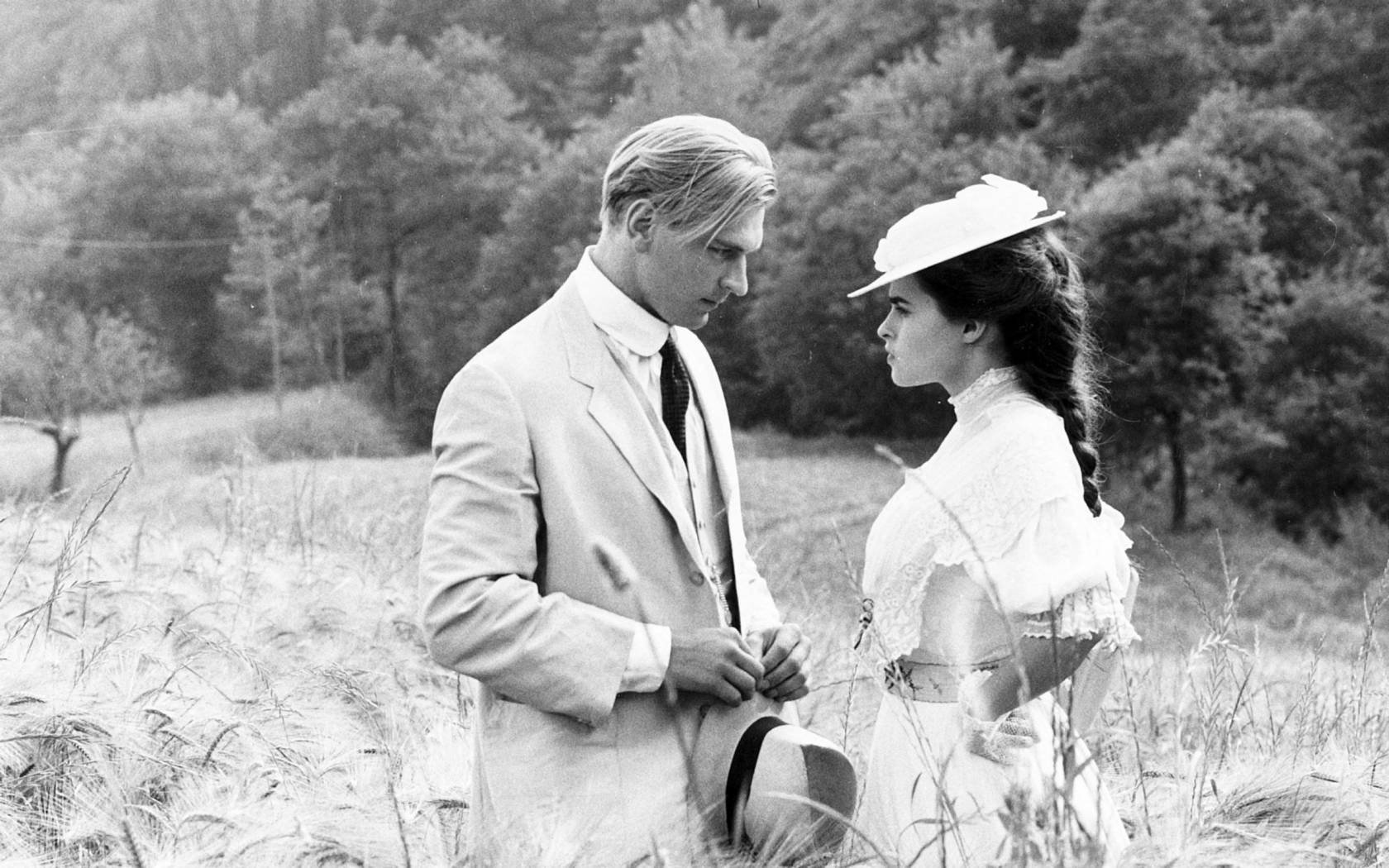 Helena Bonham Carter and Julian Sands in A Room with a View (1985).