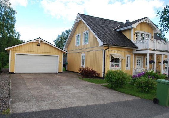 Complimentary matching double port garage