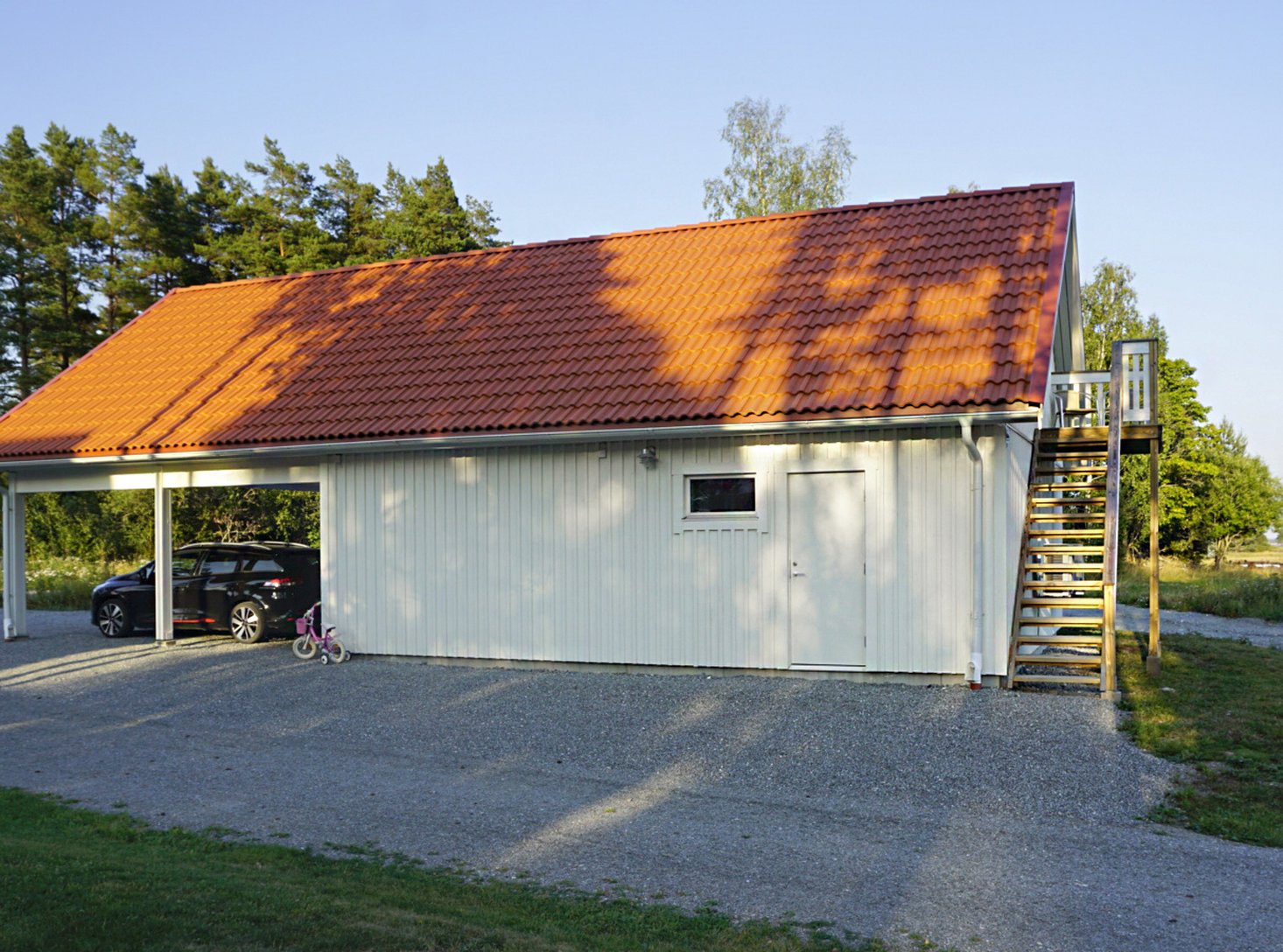 Wideblomska garaget med carport