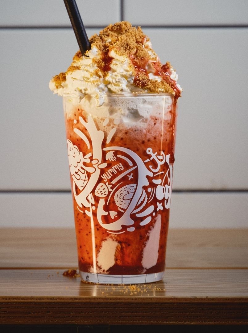 Vegan Strawberry Cake Shake