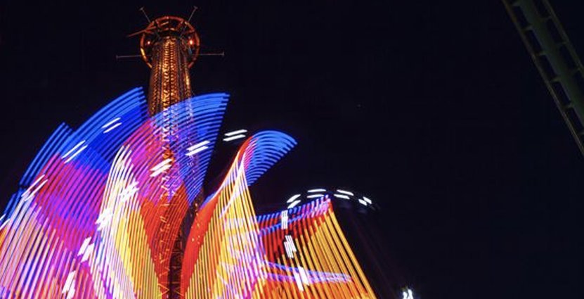De största åkattraktionerna kommer att vara öppna till midnatt under Night Rider-kvällarna. Foto: Gröna Lund