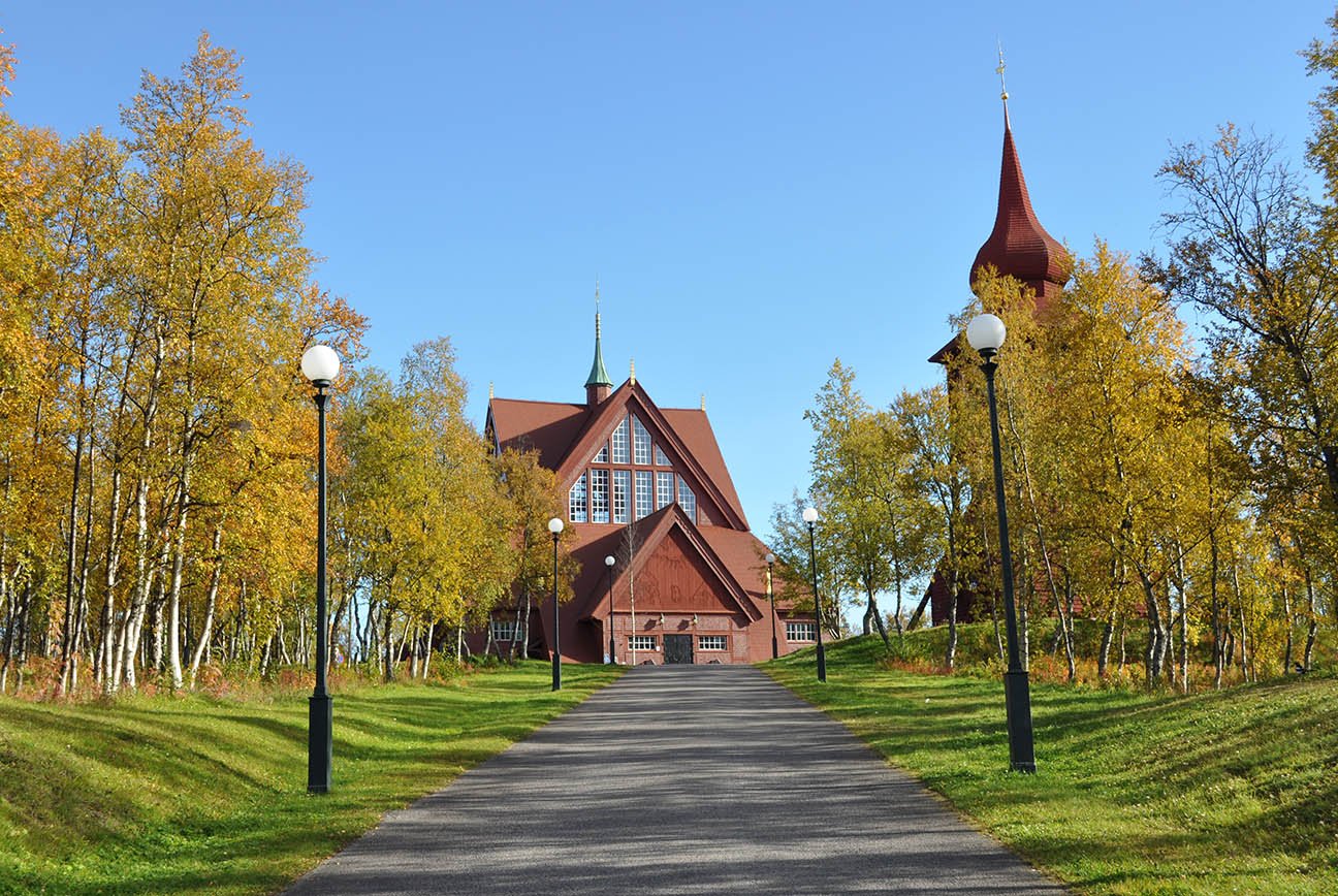 Kiruna kyrka hösten