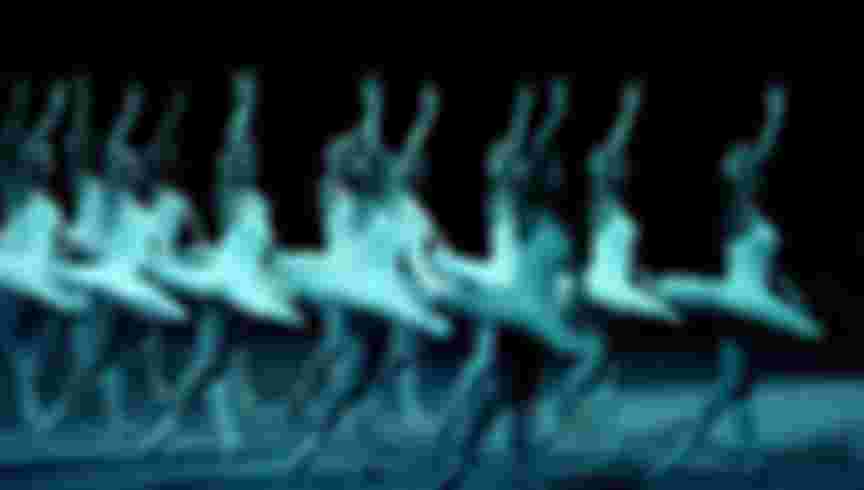 Members of the famous Bolshoi Ballet performing Swan Lake. The company have been disinvited to London's Royal Opera House. Credit: John James / Alamy Stock Photo