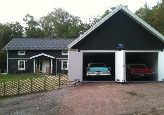 Large matching double port garage
