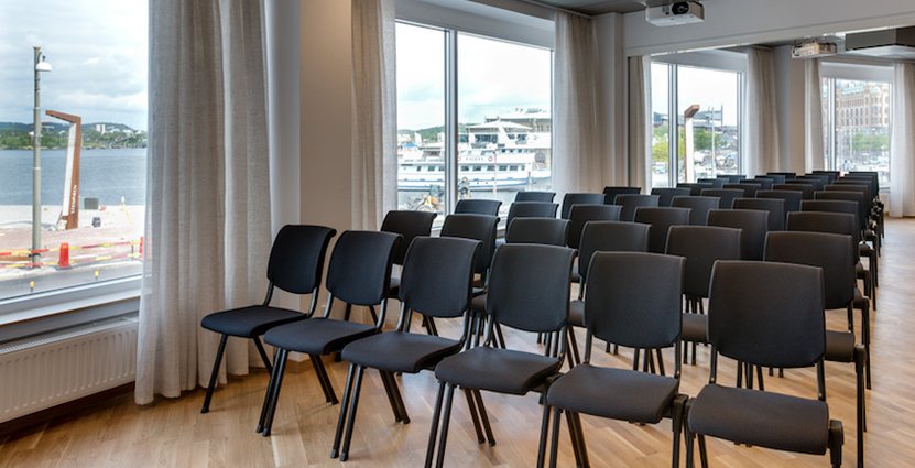 Lokalerna har utsikt mot Göteborgs hamninlopp. 