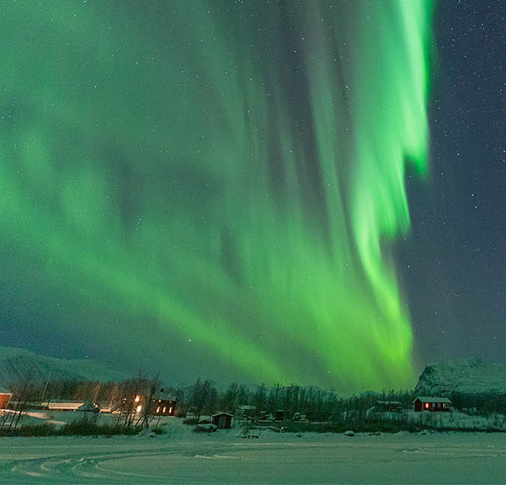 Norrskenstur med samisk middag i Nikkaluokta.