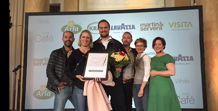 Galda vinnare. Från vänster till höger: Joakim Blomquist, Charlotta Söör, Ronny Latva, Niklas Blomquist, prisutdelare Mia Öhrn och Lena Ilkjaer. 