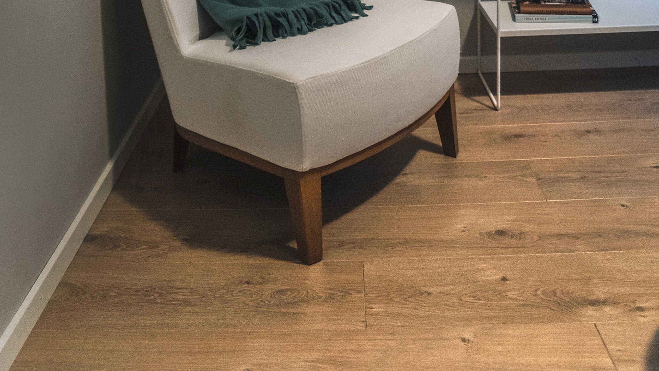 Laminat Natural Varnish