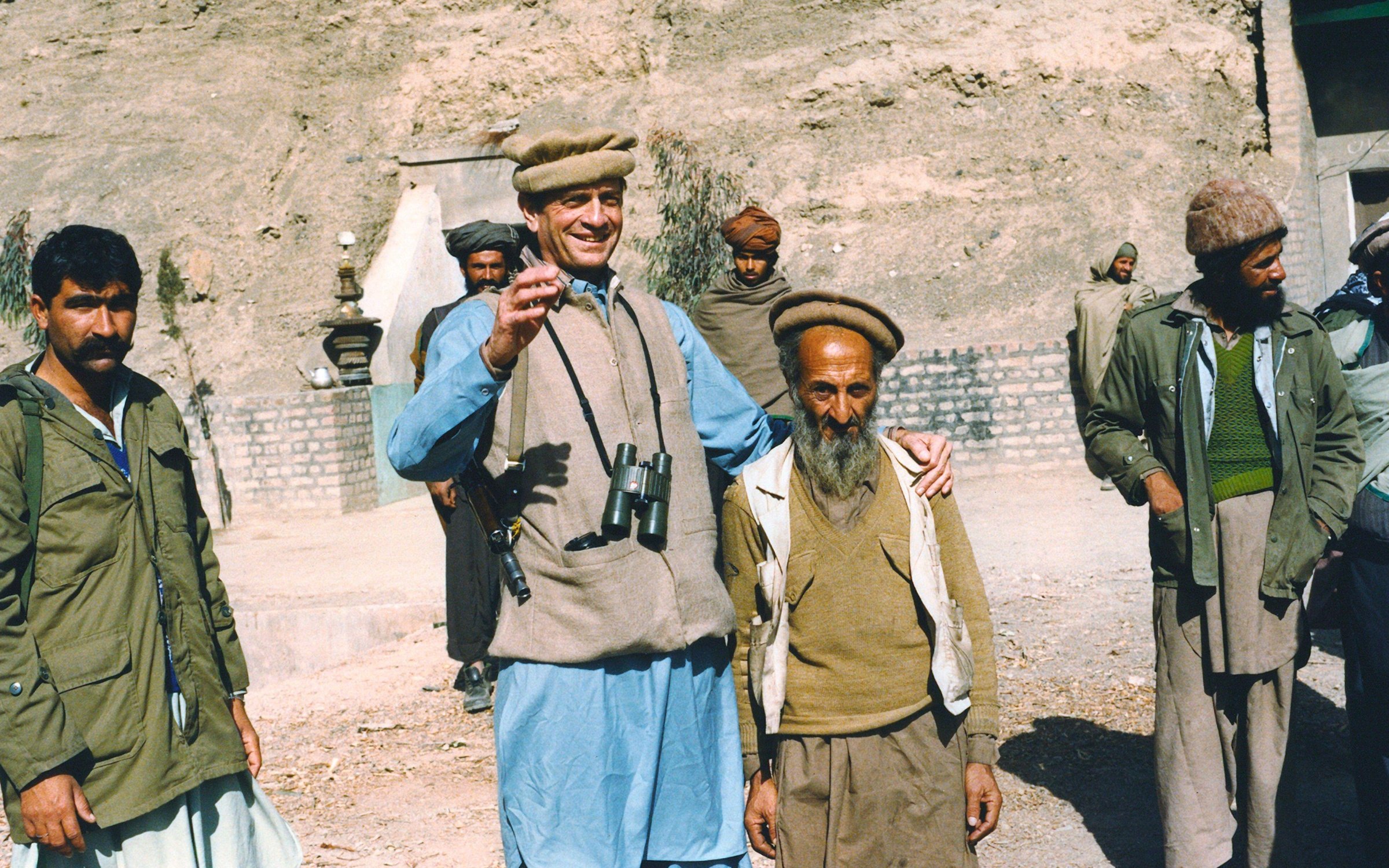 Congressman Charlie Wilson, the leading supporter of the CIA's assistance to the Mujahideen, in Afghanistan. Credit: LOC Photo / Alamy Stock Photo