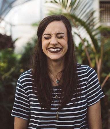 Hihi! Fnissiga och relaterbara romaner