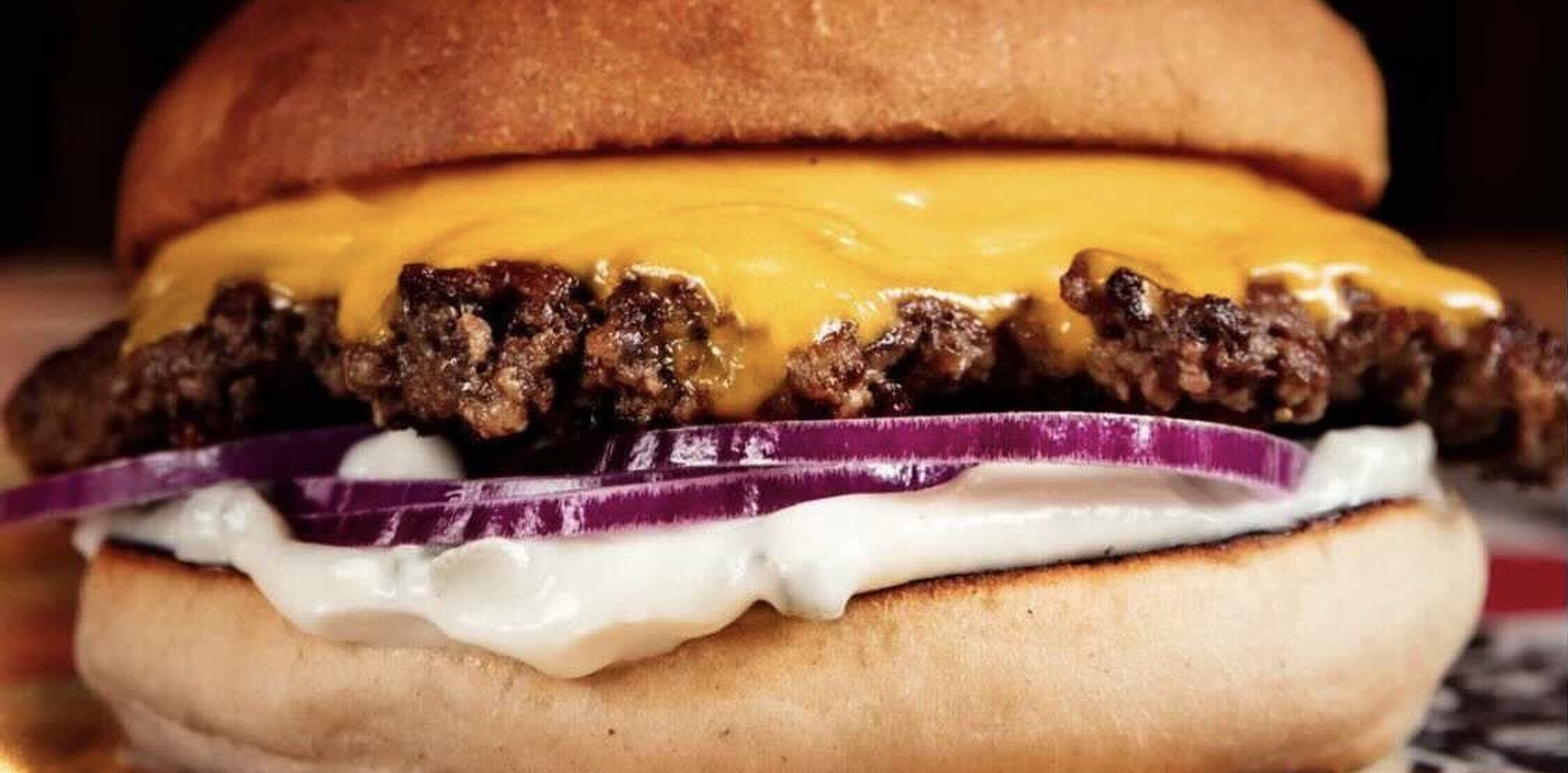 Bjuder Luleå på gratis lunch – Bastard Burgers fyller fem år