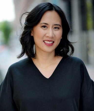 Hon har skrivit romanen Hollywood älskar