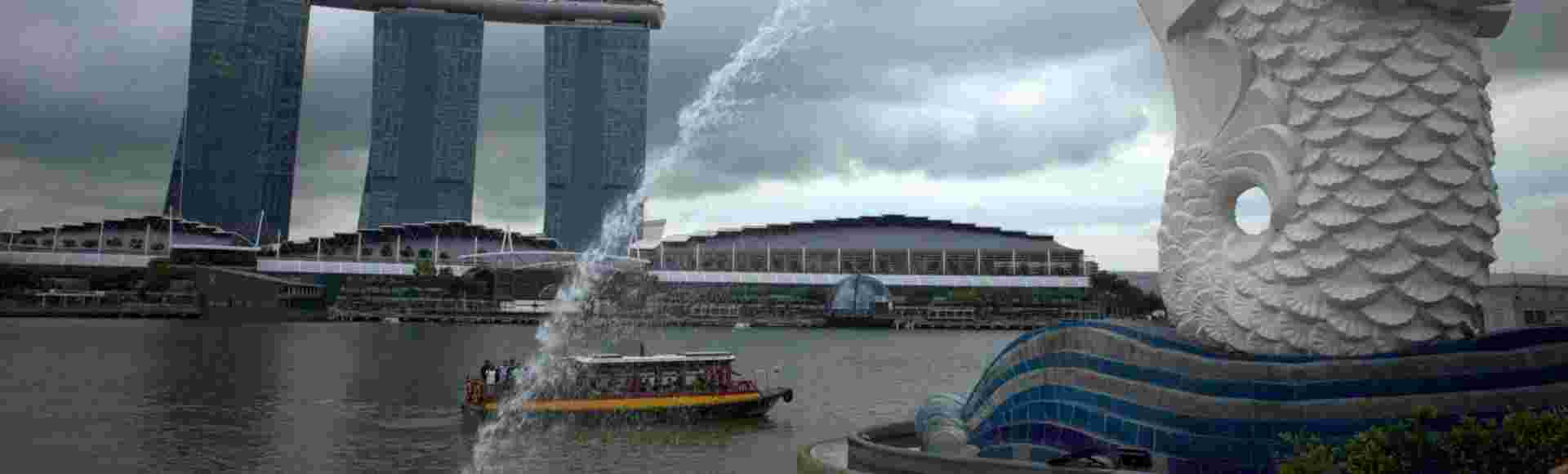 Merlion Park, a famous Singapore landmark.