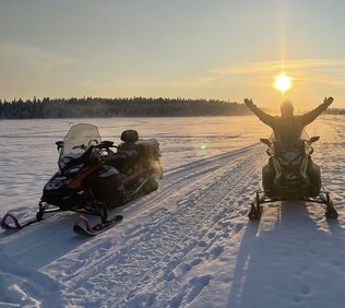 Snowmobile tour in Kiruna with Paradise Lapland