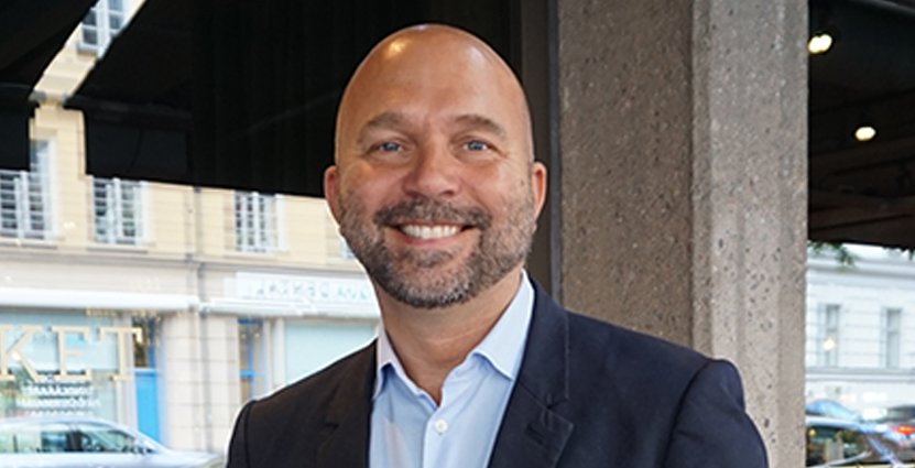 Kenneth Hallström. 